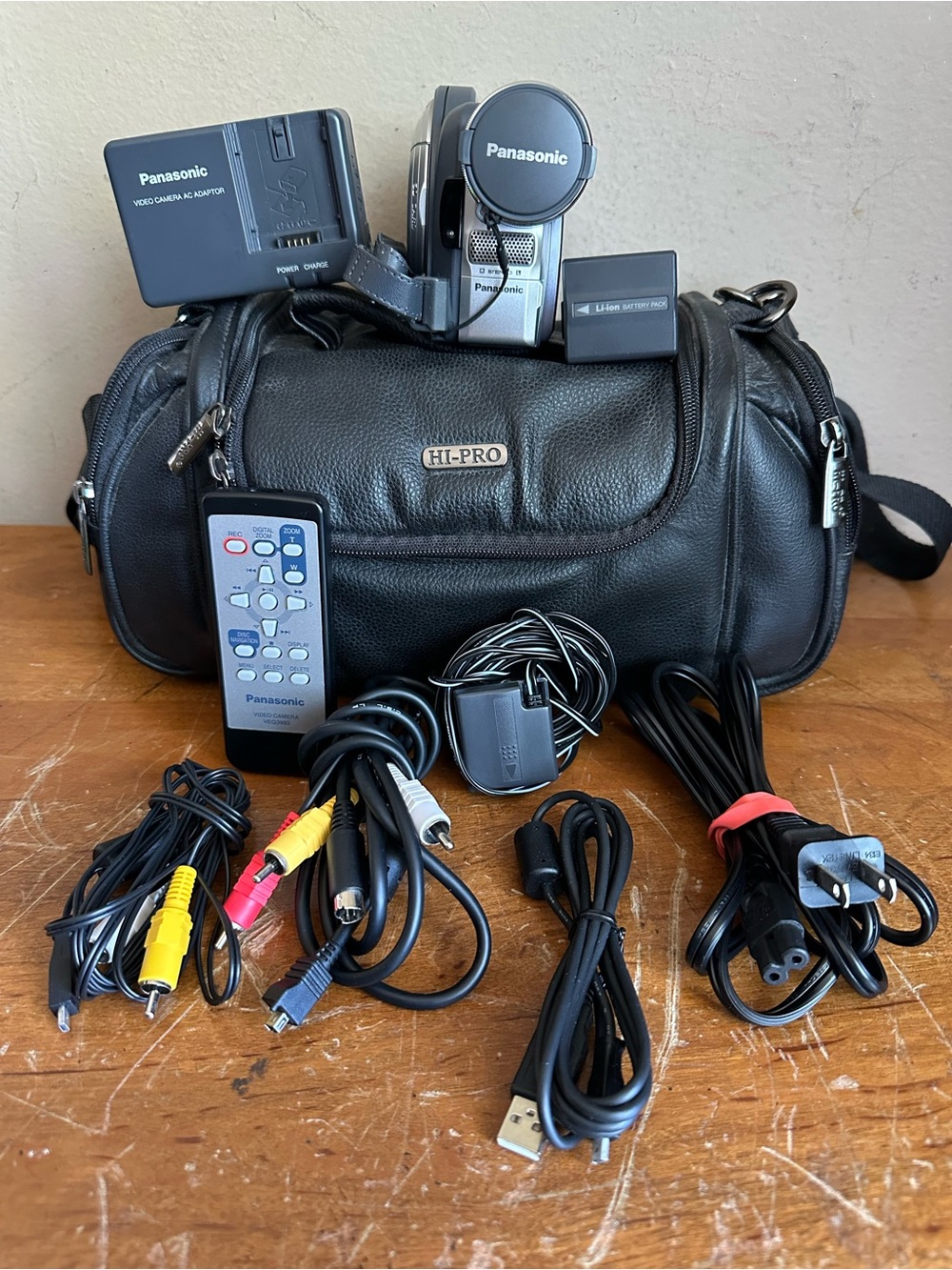 Panasonic Palmcorder VDR-M50 DVD 18x Optical Handheld Digital Video SD Camcorder